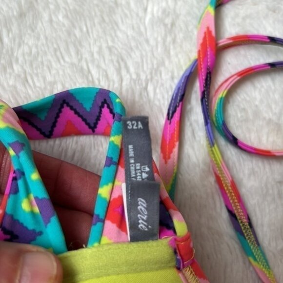 Aerie Brooke chevron bikini top 32A - Picture 7 of 9